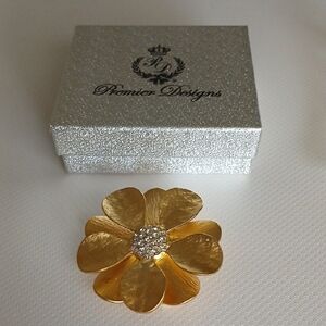 Premier Designs Vintage Gold Floral Brooch New